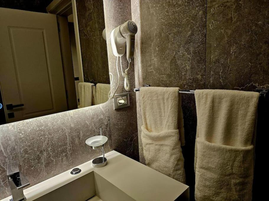 Blloku Suites, City Centre,Тирана Екстер'єр фото