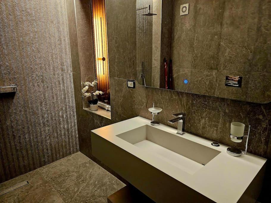 Blloku Suites, City Centre,Тирана Екстер'єр фото
